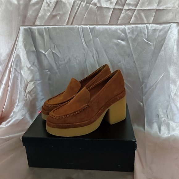 Shoes - Picture 5 of 5